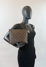LOUIS VUITTON TOILETRY POUCH 26 TH871