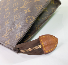 LOUIS VUITTON TOILETRY POUCH 26 TH871