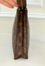 LOUIS VUITTON TOILETRY POUCH 26 TH874