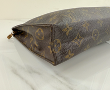 LOUIS VUITTON TOILETRY POUCH 26 TH874