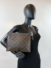 LOUIS VUITTON TOILETRY POUCH 26 TH874