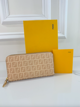 FENDI ZUCCHINO ZIP AROUND WALLET IN BEIGE