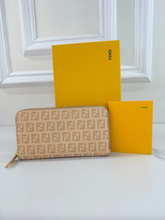 FENDI ZUCCHINO ZIP AROUND WALLET IN BEIGE