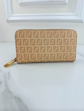 FENDI ZUCCHINO ZIP AROUND WALLET IN BEIGE