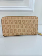 FENDI ZUCCHINO ZIP AROUND WALLET IN BEIGE