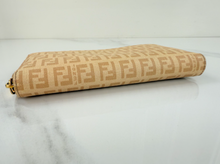 FENDI ZUCCHINO ZIP AROUND WALLET IN BEIGE