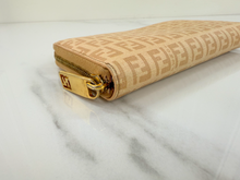 FENDI ZUCCHINO ZIP AROUND WALLET IN BEIGE