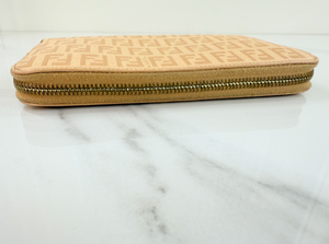 FENDI ZUCCHINO ZIP AROUND WALLET IN BEIGE