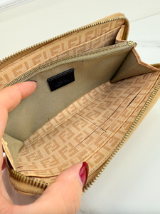 FENDI ZUCCHINO ZIP AROUND WALLET IN BEIGE