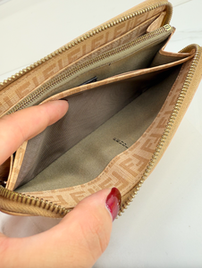 FENDI ZUCCHINO ZIP AROUND WALLET IN BEIGE
