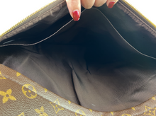 LOUIS VUITTON PEGASE 70 ROLLING LUGGAGE