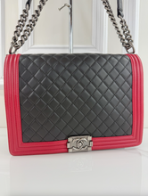 CHANEL QUILTED LARGE BOY FLAP CALFSKIN (BICOLOR BLACK & RED)