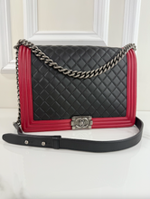 CHANEL QUILTED LARGE BOY FLAP CALFSKIN (BICOLOR BLACK & RED)