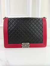 CHANEL QUILTED LARGE BOY FLAP CALFSKIN (BICOLOR BLACK & RED)