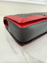 CHANEL QUILTED LARGE BOY FLAP CALFSKIN (BICOLOR BLACK & RED)