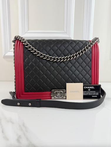 CHANEL QUILTED LARGE BOY FLAP CALFSKIN (BICOLOR BLACK & RED)