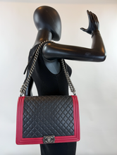 CHANEL QUILTED LARGE BOY FLAP CALFSKIN (BICOLOR BLACK & RED)