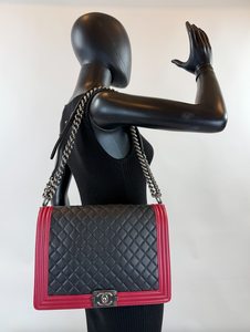 CHANEL QUILTED LARGE BOY FLAP CALFSKIN (BICOLOR BLACK & RED)