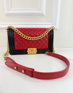 CHANEL QUILTED MEDIUM BOY FLAP LAMBSKIN (BICOLOR BLACK & RED)