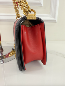 CHANEL QUILTED MEDIUM BOY FLAP LAMBSKIN (BICOLOR BLACK & RED)