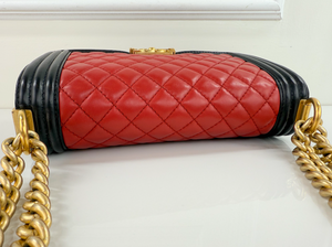 CHANEL QUILTED MEDIUM BOY FLAP LAMBSKIN (BICOLOR BLACK & RED)