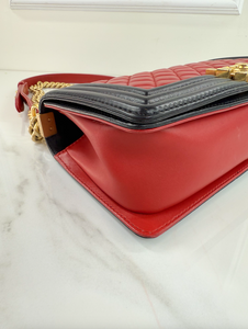 CHANEL QUILTED MEDIUM BOY FLAP LAMBSKIN (BICOLOR BLACK & RED)