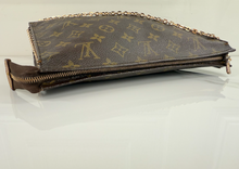 LOUIS VUITTON TOILETRY POUCH 26 + CHAIN