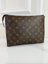LOUIS VUITTON TOILETRY POUCH 26 + CHAIN