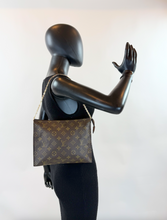 LOUIS VUITTON TOILETRY POUCH 26 + CHAIN