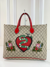 GUCCI CONVERTIBLE SOFT LARGE TOTE EMBROIDERED SNAKE GG CANVAS LIMITED EDITION