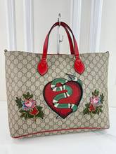 GUCCI CONVERTIBLE SOFT LARGE TOTE EMBROIDERED SNAKE GG CANVAS LIMITED EDITION