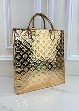 LOUIS VUITTON MIRROR SAC PLAT IN GOLD COLLECTORS ITEM