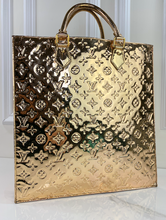 LOUIS VUITTON MIRROR SAC PLAT IN GOLD COLLECTORS ITEM
