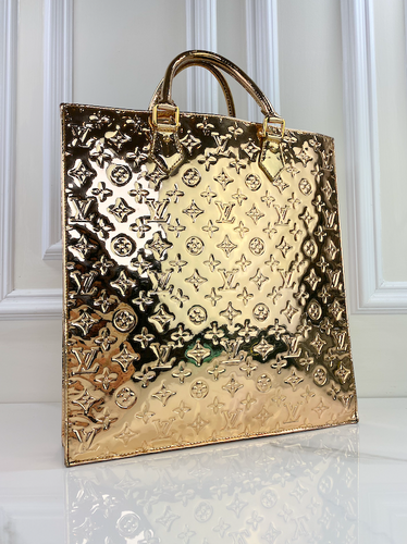 LOUIS VUITTON MIRROR SAC PLAT IN GOLD COLLECTORS ITEM