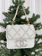 CC FLAP PURSE ORNAMENT XL + EARRINGS (WHITE)