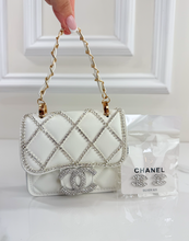 CC FLAP PURSE ORNAMENT XL + EARRINGS (WHITE)