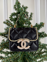 CC FLAP PURSE ORNAMENT XL + EARRINGS (BLACK)