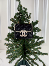 CC FLAP PURSE ORNAMENT XL + EARRINGS (BLACK)