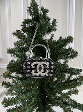 CC PURSE ORNAMENT + EARRINGS (BLACK)