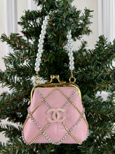 CC CLASP PURSE ORNAMENT XL + EARRINGS (PINK).