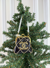 CC CLASP PURSE ORNAMENT XL + EARRINGS (BLACK)