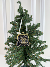 CC CLASP PURSE ORNAMENT XL + EARRINGS (BLACK)