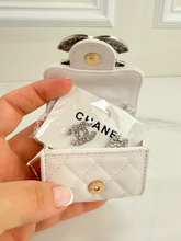 CC SNAP PURSE ORNAMENT + EARRINGS (WHITE)