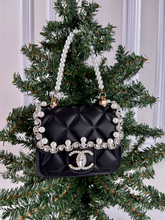 CC FLAP PURSE ORNAMENT XL + EARRINGS (BLACK)