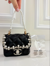 CC FLAP PURSE ORNAMENT XL + EARRINGS (BLACK)