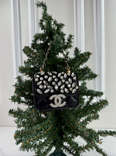 CC FLAP PURSE ORNAMENT XL + EARRINGS (BLACK)