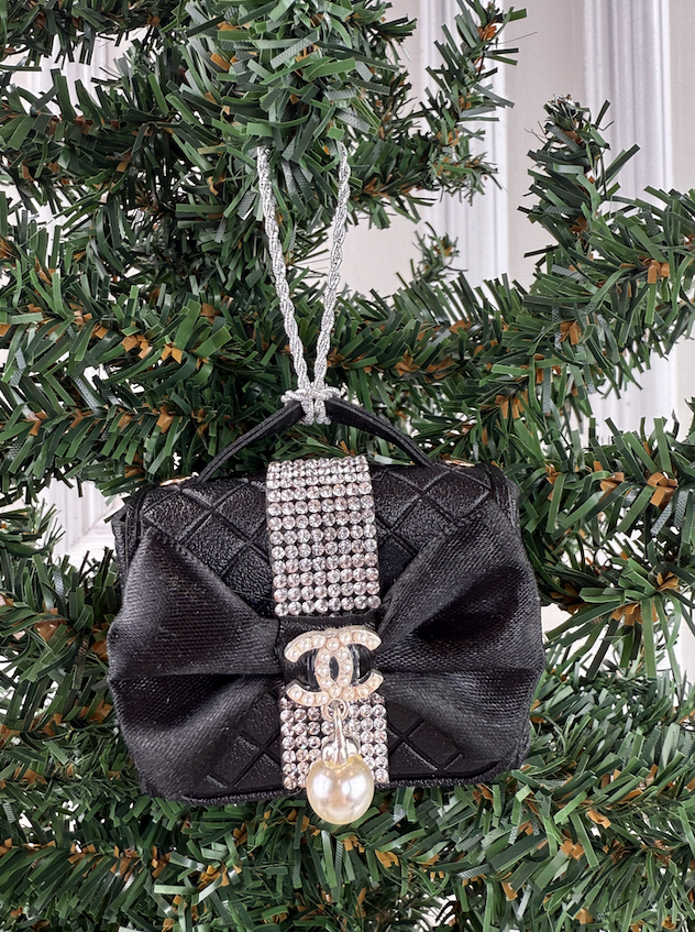 CC PURSE ORNAMENT (BLACK/BOW)