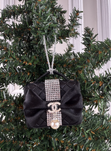 CC PURSE ORNAMENT (BLACK/BOW)