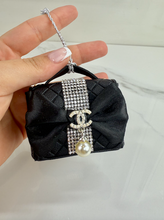 CC PURSE ORNAMENT (BLACK/BOW)