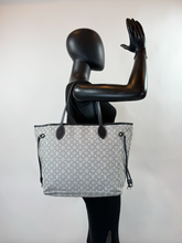 LOUIS VUITTON NEVERFULL MM MINI LIN DENIM BLUE